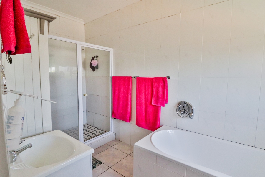 3 Bedroom Property for Sale in Yzerfontein Western Cape